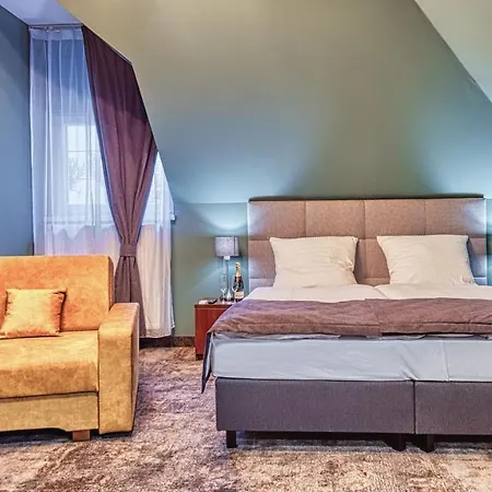 St Lukas Medical & 4*