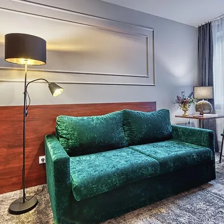 St Lukas Medical & 4*