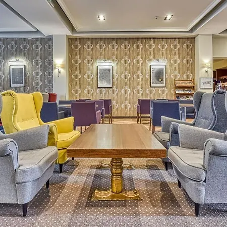 St Lukas Medical & 4*