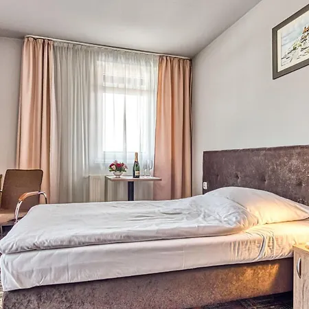 St Lukas Medical & منتجع 4*