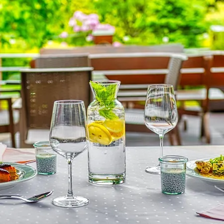 St Lukas Medical & 4*