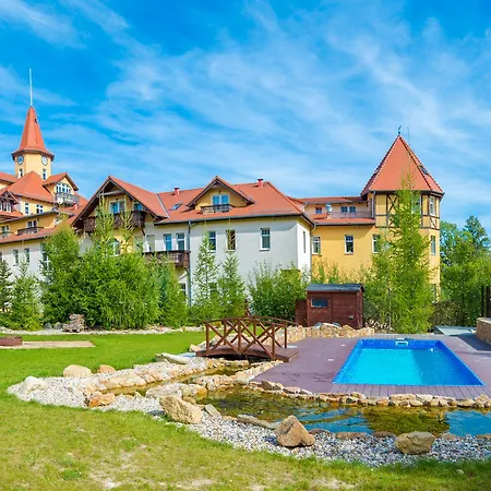 St Lukas Medical & 4*