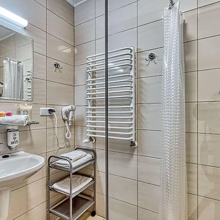 St Lukas Medical & منتجع 4*