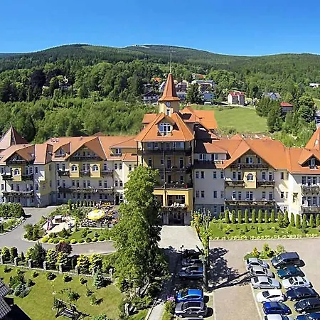 St Lukas Medical & 4*