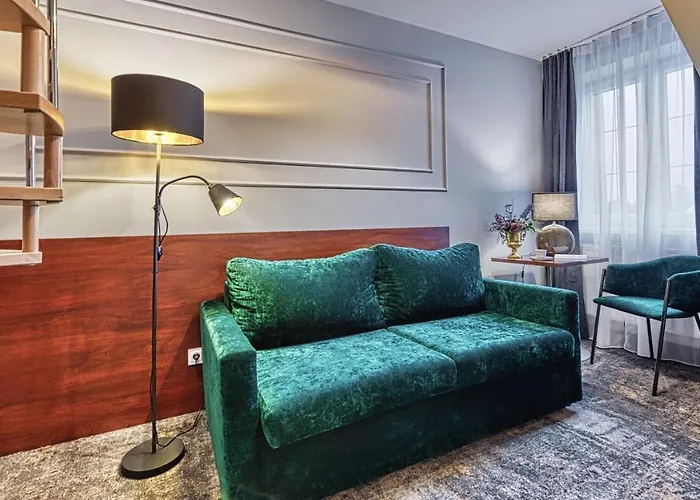 St Lukas Medical & 4*