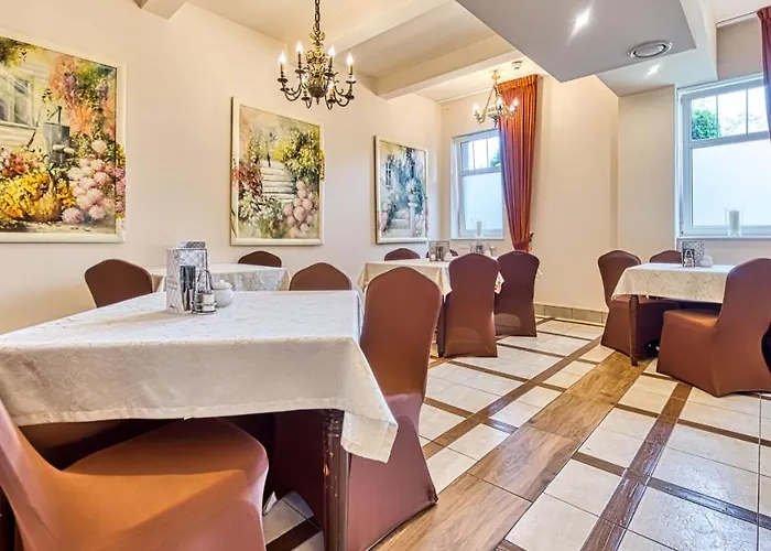 St Lukas Medical & 4*