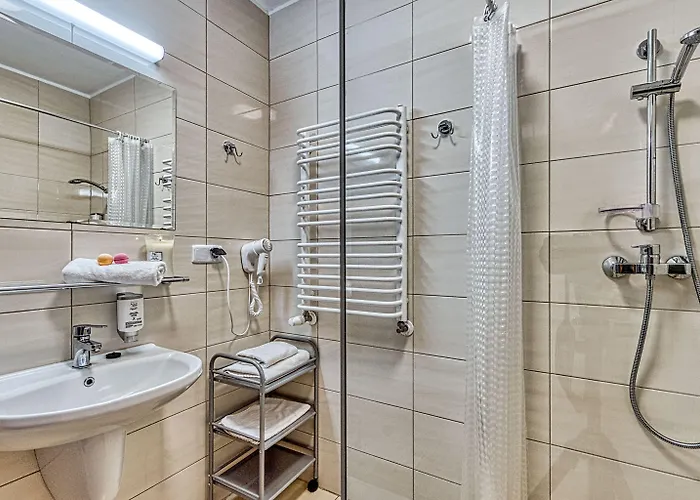 St Lukas Medical & منتجع 4*