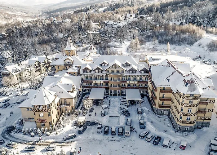 St Lukas Medical & Swieradow-Zdroj